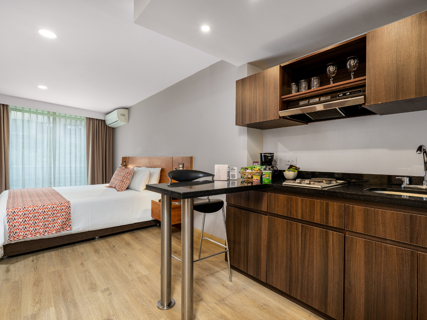 Leblón Suites Hotel